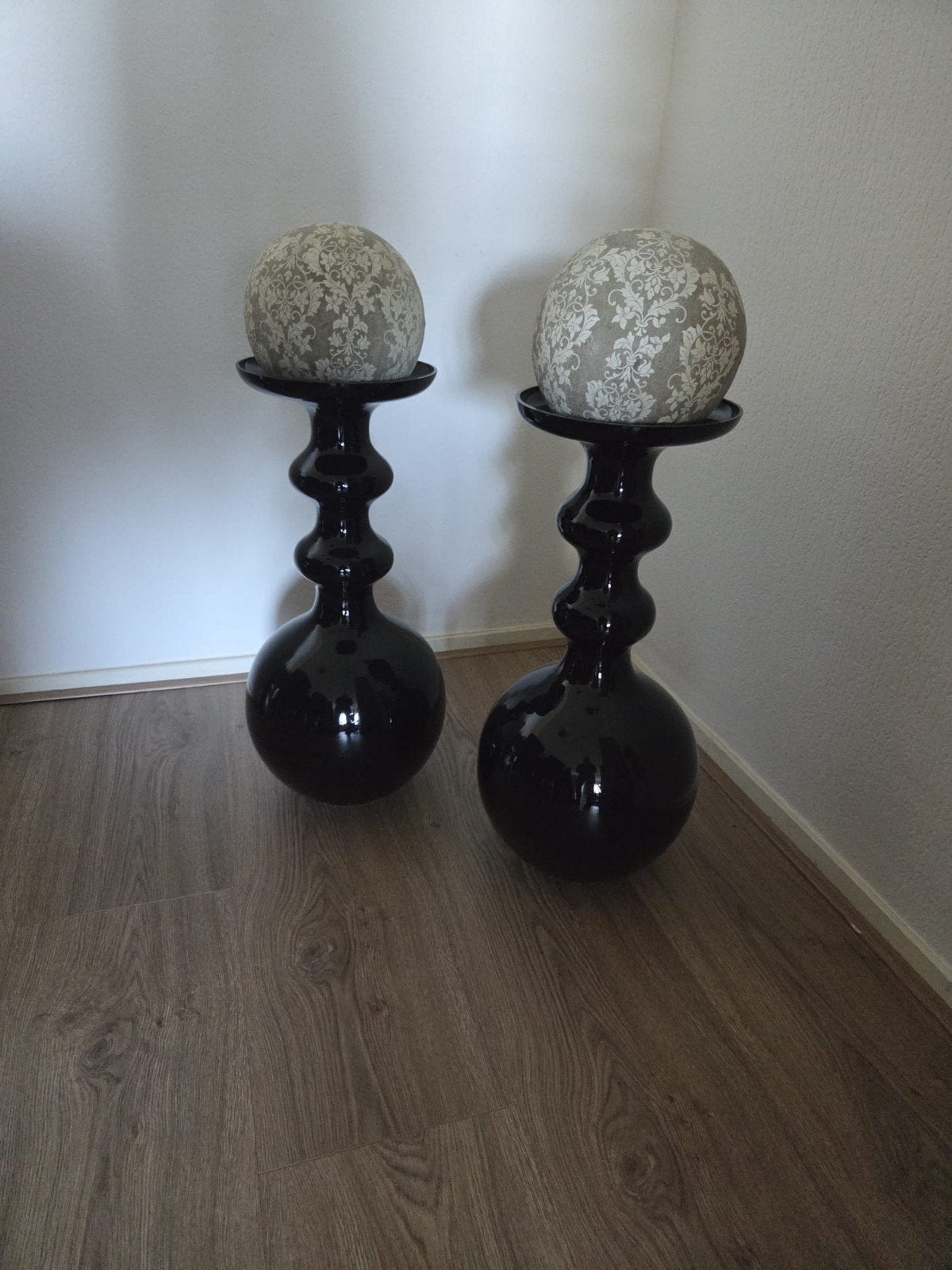 2 mooie zwarte vazen van 70 cm hoog, Ophalen, Zo goed als nieuw, Zwart