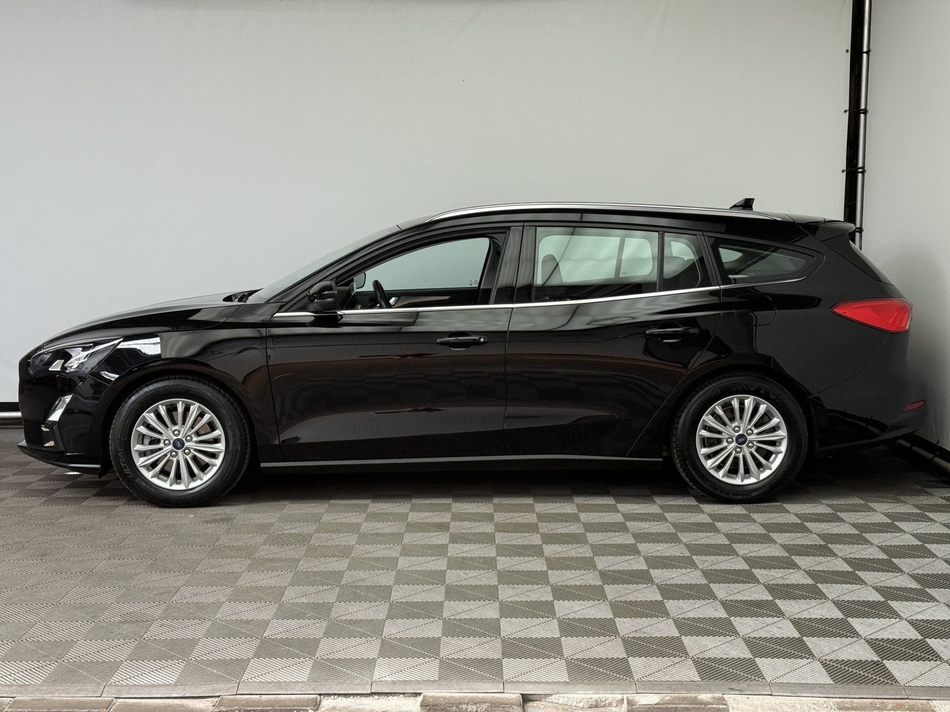 Ford FOCUS Wagon 1.0 EcoBoost Titanium Business (bj 2020), Stof, Gebruikt, Zwart, Origineel Nederlands