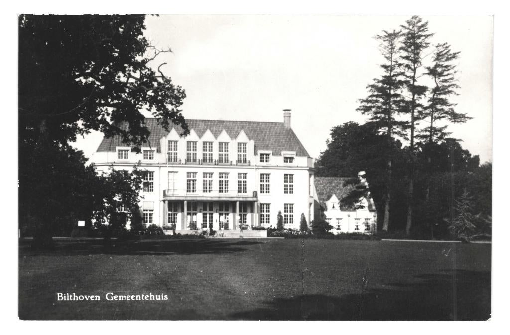 946935 Bilthoven Utr 1958 Gemeentehuis Gelopen met postzegel
