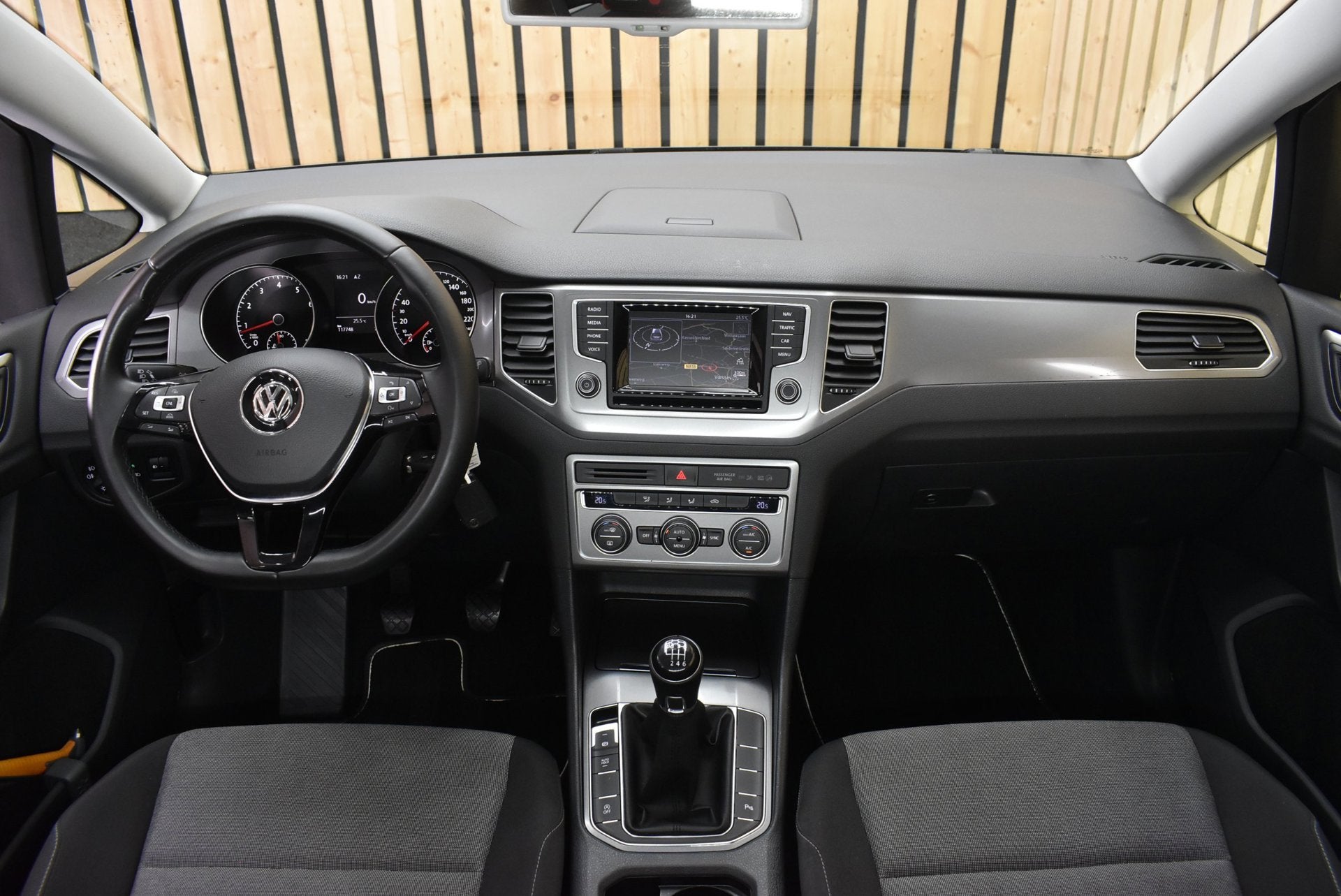 Volkswagen Golf SportsVan