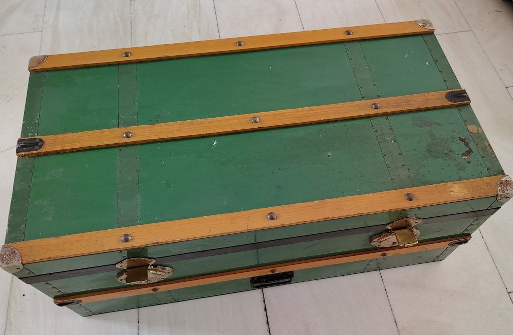 Vintage hutkoffer groen metaal met sierbeslag, Minder dan 50 cm, Gebruikt, 50 tot 100 cm, Minder dan 50 cm