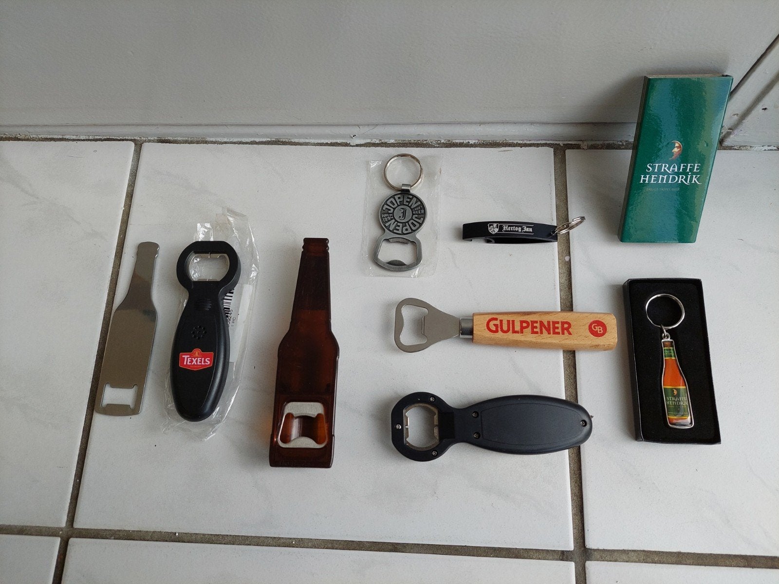Collectie van 8 nieuwe bierflesopeners van diverse biermerke, Verzamelen, Biermerken, Ophalen of Verzenden, Nieuw, Flesopener