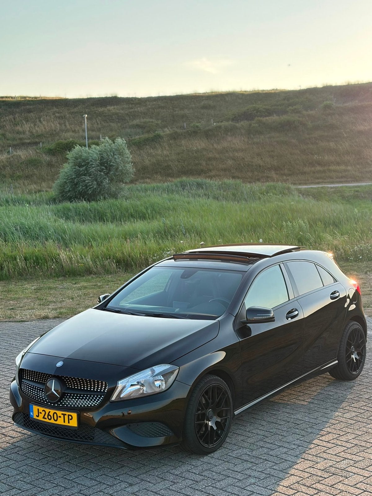 Mercedes-Benz A-Klasse A180 1.6 Blue Efficiency 2013 Zwart, Auto's, Mercedes-Benz, Voorwielaandrijving, 4 cilinders, 1595 cc, 1200 kg