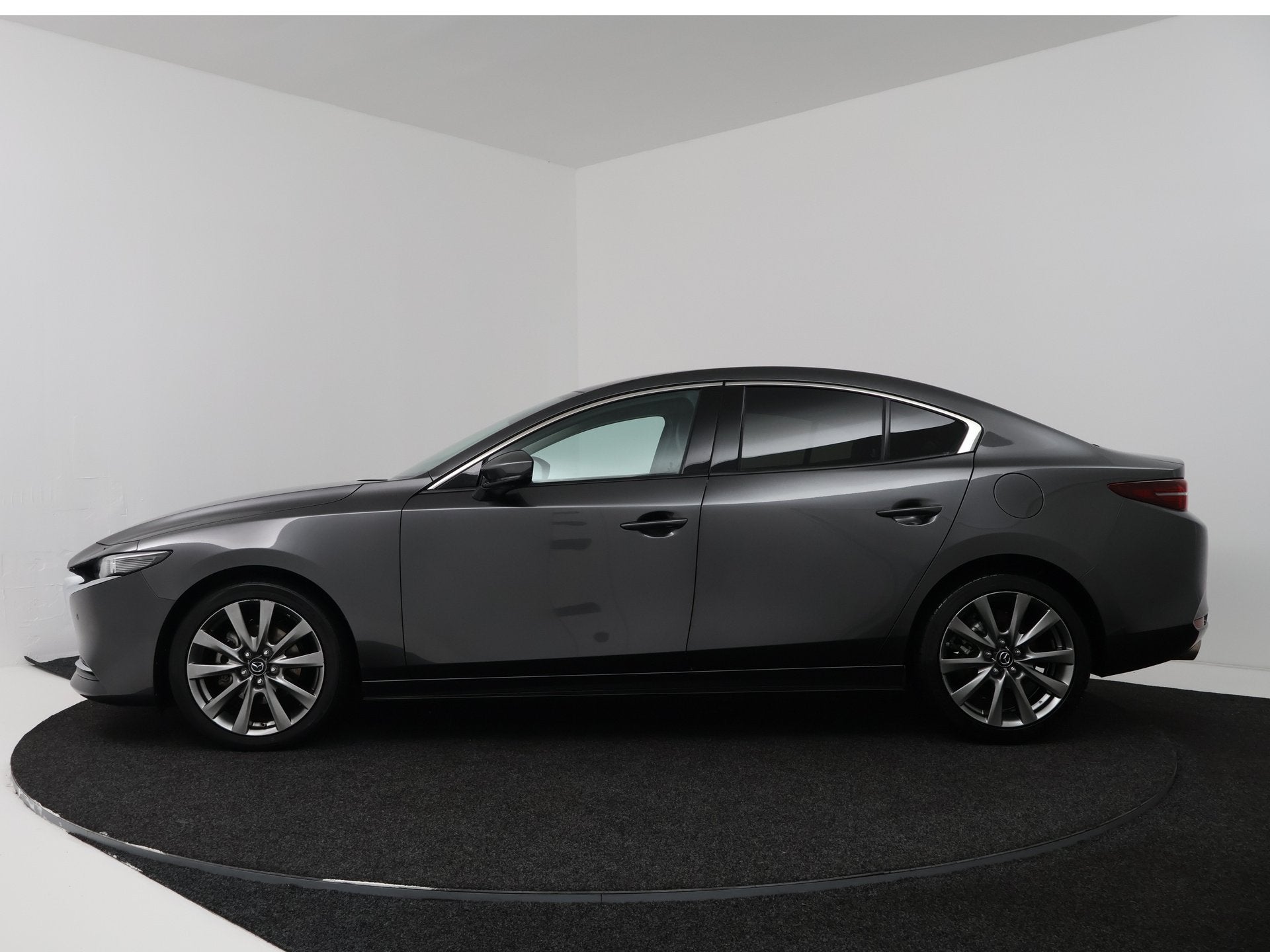 Mazda 3 2.0 e-SkyActiv-X M Hybrid 186 Luxury met i-active se, Auto's, Voorwielaandrijving, Gebruikt, 1382 kg, Bedrijf