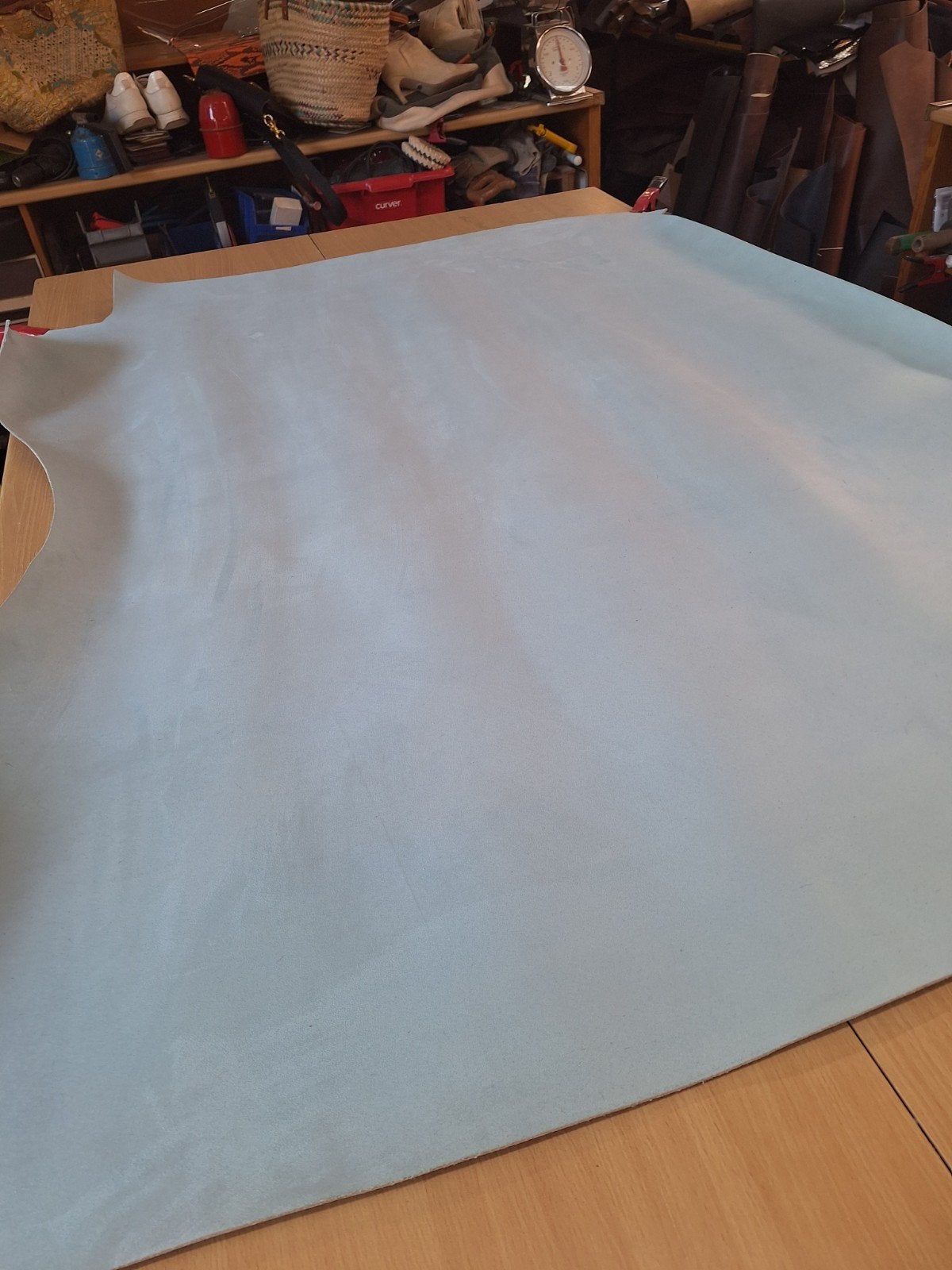 Tuigleder, mooie huid nubuck,Dikte 2,7 mm., Blauw, 120 cm of meer, Leer of Kunstleer, Nieuw