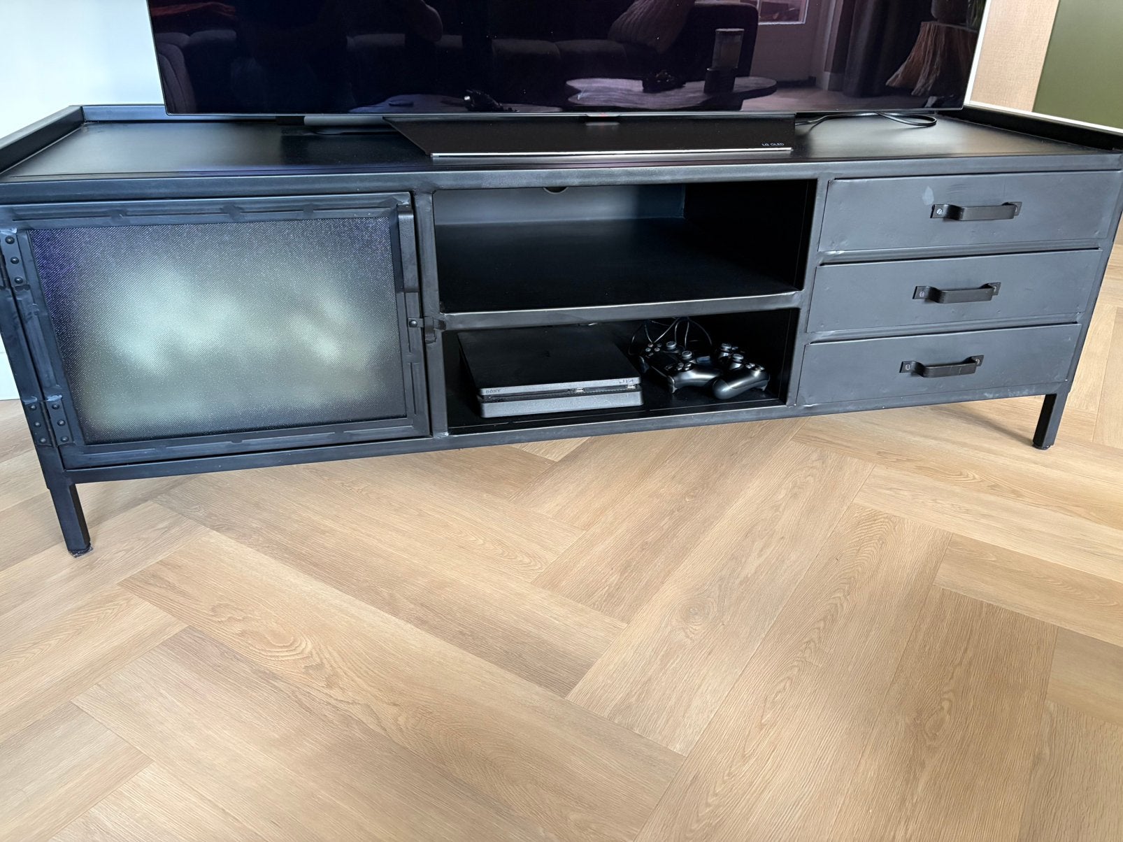 Zwart metalen tv-meubel, Ophalen, Gebruikt, 150 tot 200 cm, Minder dan 100 cm