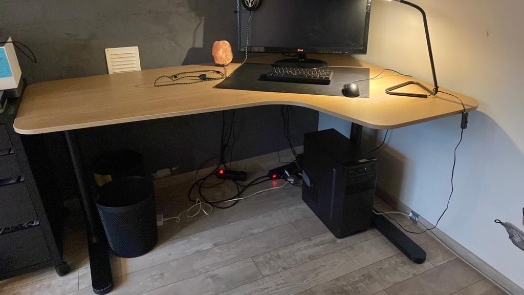 Hoekbureau Ikea BEKANT zgan, Huis en Inrichting, Bureaus, Ophalen, Zo goed als nieuw