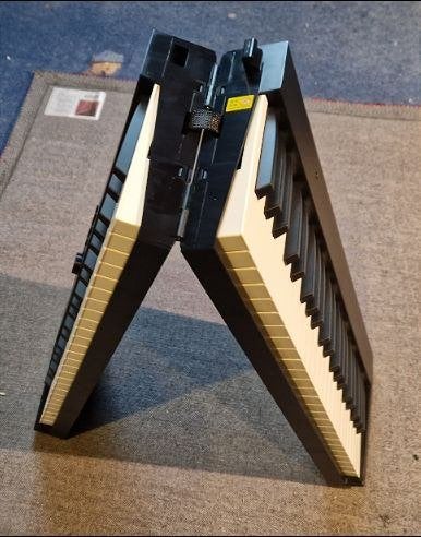 88 TOETS OPVOUWBARE DIGITAL PIANO, Muziek en Instrumenten, Gebruikt, Zwart, Digitaal, Ophalen of Verzenden