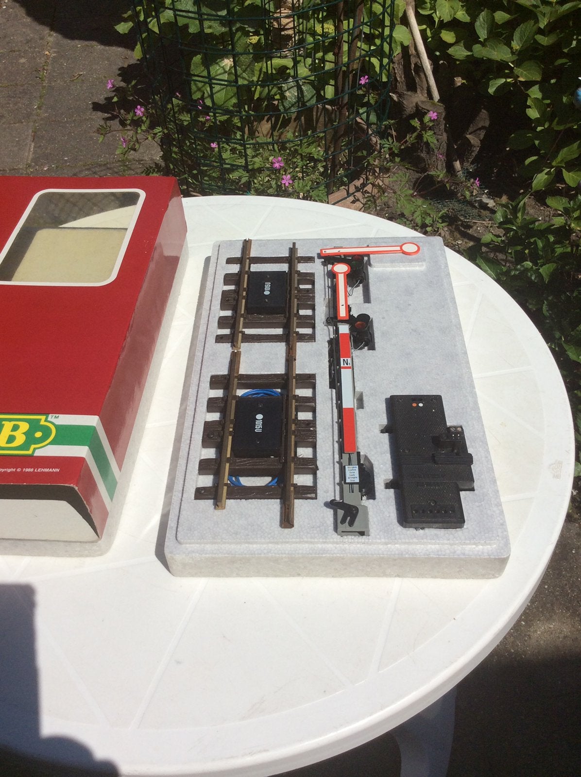 LGB 5094 vleugelsignaal met twee onderbreking rails en EPL, Hobby en Vrije tijd, Modeltreinen | Overige schalen, Gelijkstroom