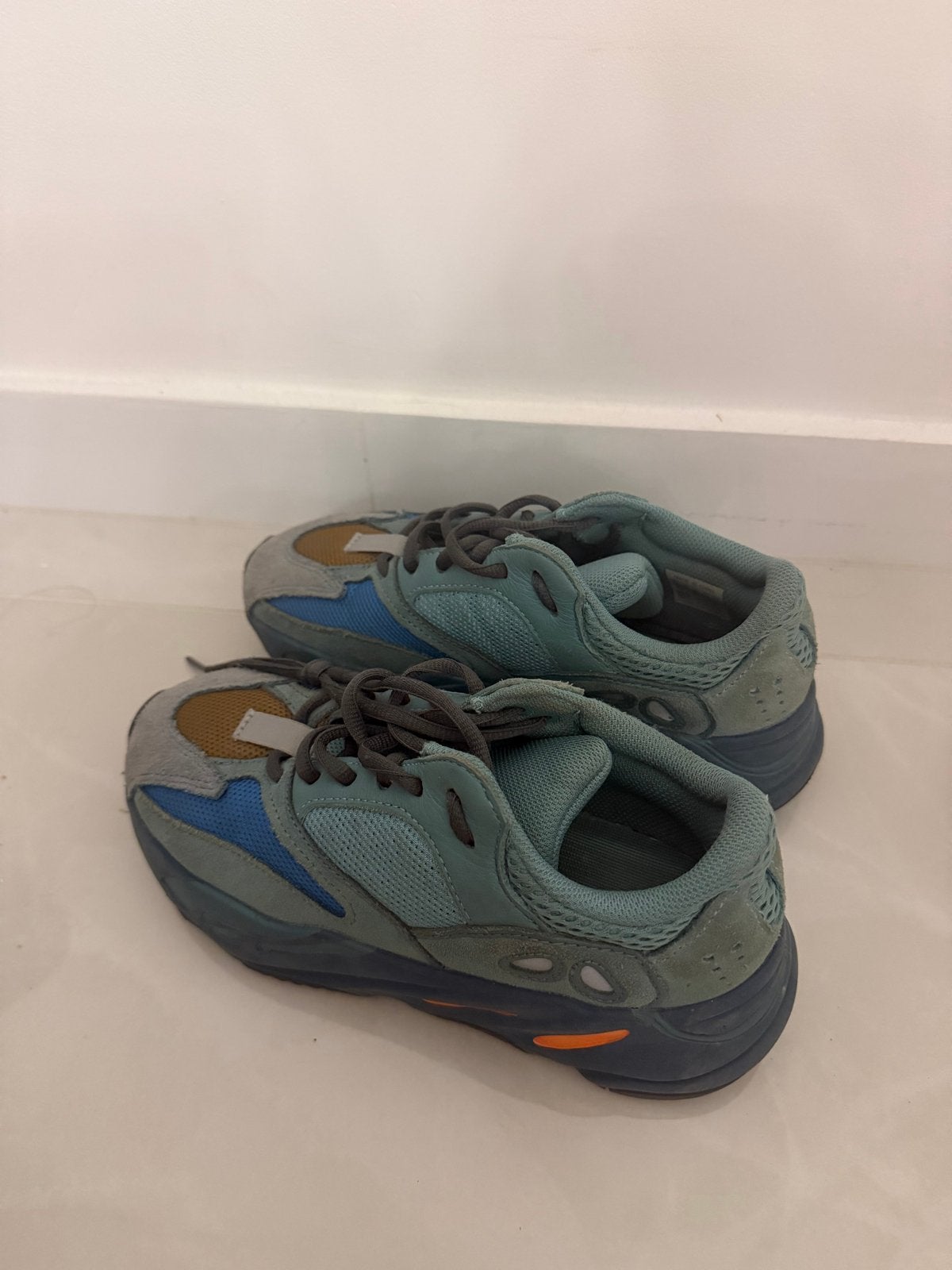 Adidas Yeezy Boost 700 V2 'Tephra' Sneakers, Ophalen of Verzenden, Gedragen, Grijs, Sneakers of Gympen
