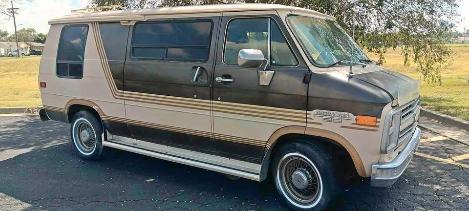 chevrolet chevy G20 conversion van (diverse), Auto's, Chevrolet, Automaat, Achterwielaandrijving, Overige carrosserieën, Bruin