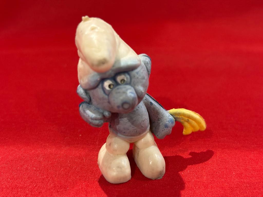 Trieste smurf huilsmurf zakdoek lichtblauw. H 4,5 cm Peyo, Verzamelen, Smurfen, Ophalen, Gebruikt, Overige Smurfen, Poppetje, Figuurtje of Knuffel