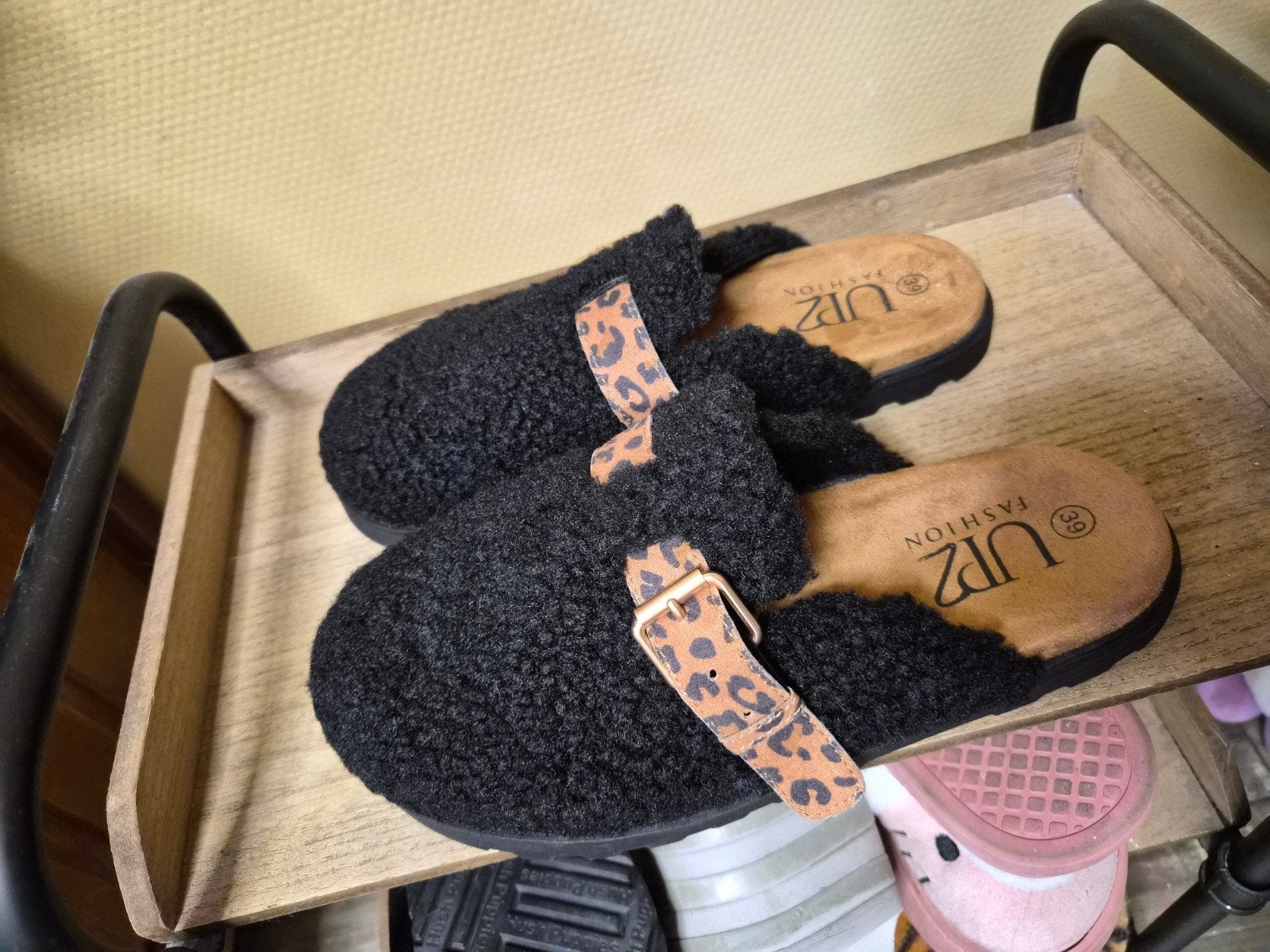 2 paar nieuwe UP2 Fashion slippers - maat 38 en 39, Slippers, UP2 Fashion, Zwart, Nieuw