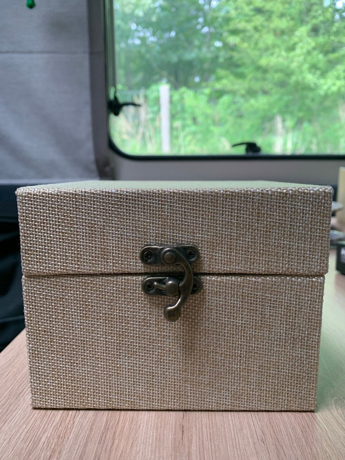 Luxe sieraden/horloge/gift box met velvet binnenkant, Sieraden, Tassen en Uiterlijk, Ophalen of Verzenden, Gebruikt, Beige, Hardcase