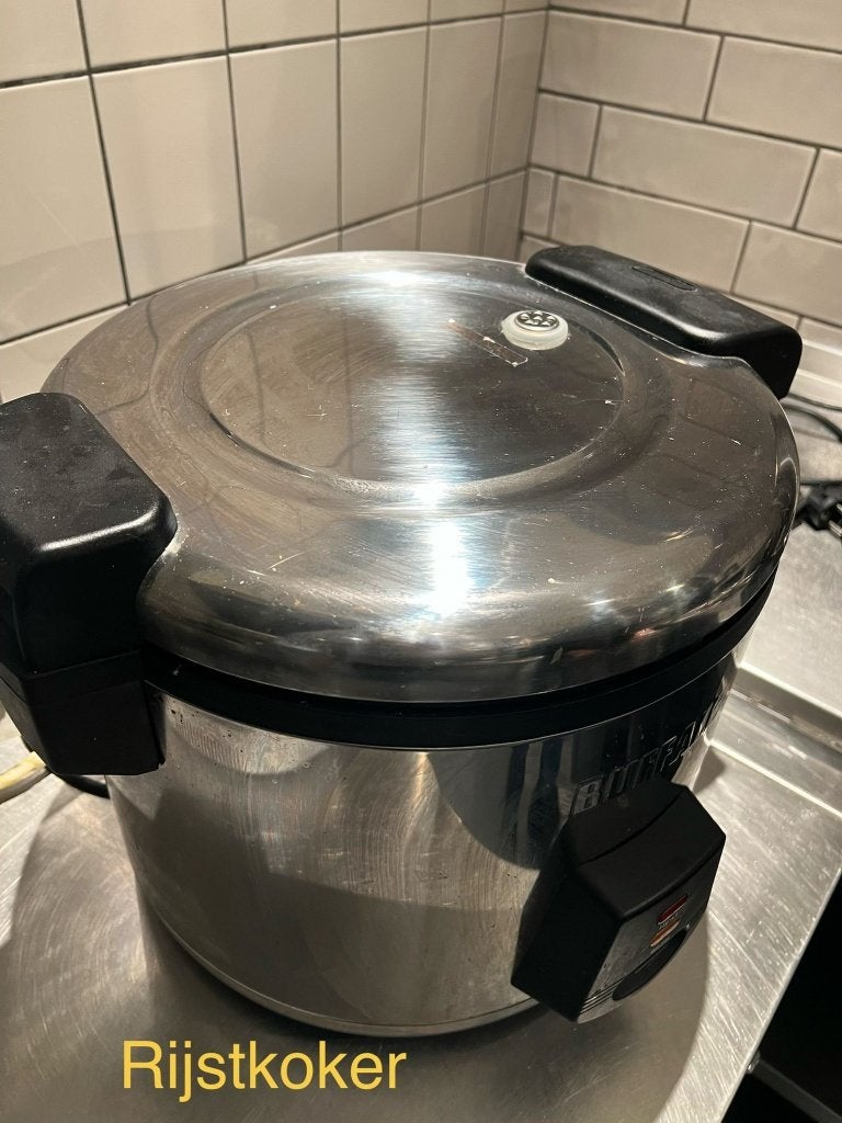 Rijstkoker Buffalo - 6kg rijst - 13L inhoud, Ophalen of Verzenden, Gebruikt