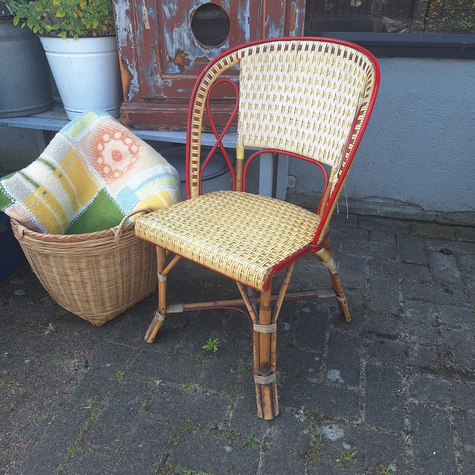 Vintage Bistrostoel Parijs Stijl - Rood & Rotan, Antiek en Kunst, Antiek | Meubels | Stoelen en Banken, Ophalen