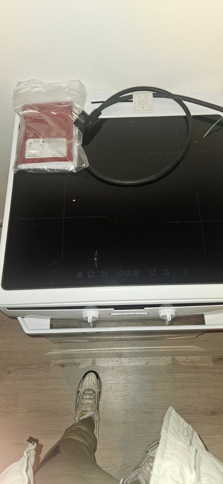 elektrische kookplaat en elektrische oven, Witgoed en Apparatuur, Fornuizen, Verzenden, 4 kookzones, Vrijstaand, 85 tot 90 cm