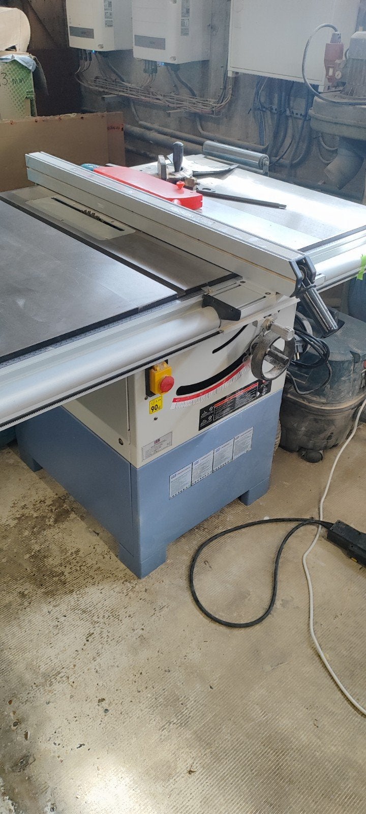 HBM 600 Cirkelzaagtafel - Krachtige en Nauwkeurige Zaag, Ophalen, Gebruikt, Cirkelzaag, 70 mm of meer