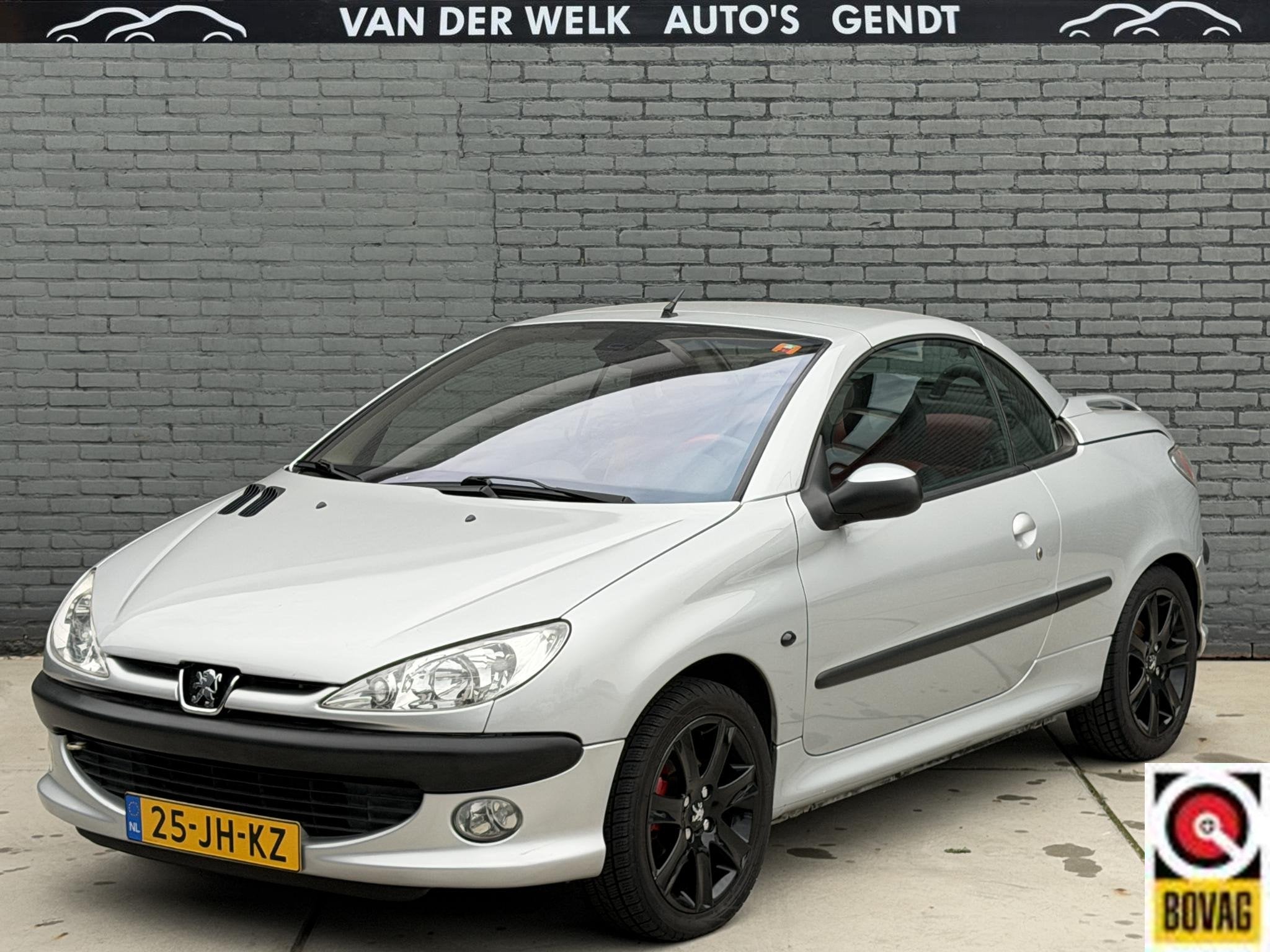 Peugeot 206 CC 2.0-16V 136pk | Leder | Climate control, Auto's, 12 maanden, Gebruikt, 4 cilinders, 49 €/maand
