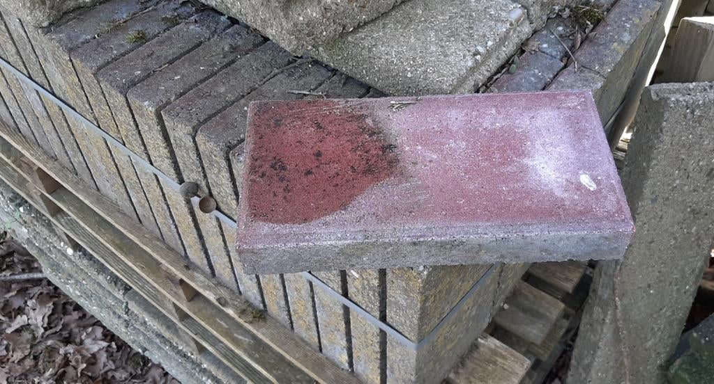 Halve betontegels.  200 st  nieuw., Ophalen of Verzenden, Beton, Terrastegels