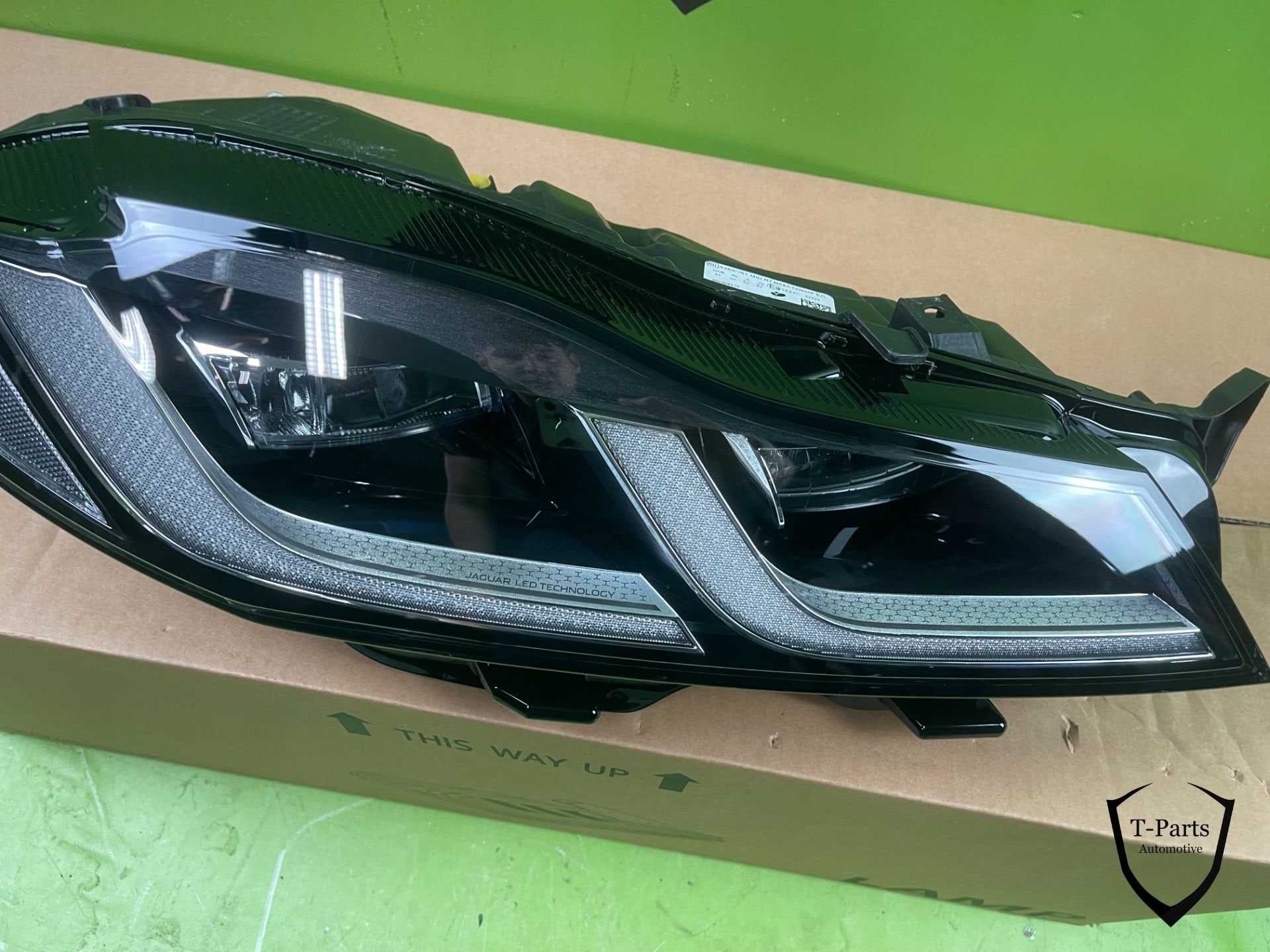 jaguar XF F-pace f pace koplamp rechts mk83-13w029, Nieuw, Abbey Road, Whitley 1
CV3 4LF  Coventry, Jaguar, Jaguar Land Rover Limited