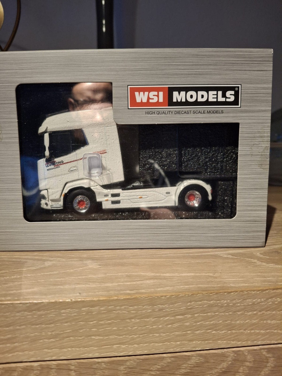 WSI Models DAF XG 4x2 Lewiszong Transport 1:50, Ophalen of Verzenden, Nieuw, Bus of Vrachtwagen, Wsi