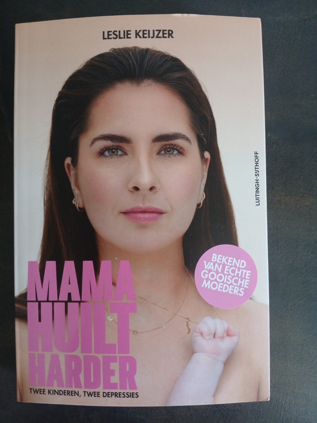 Mama Huilt Harder - Leslie Keijzer (Gelezen), Ophalen of Verzenden, Gelezen, Zwangerschap en Bevalling, Leslie Keijzer