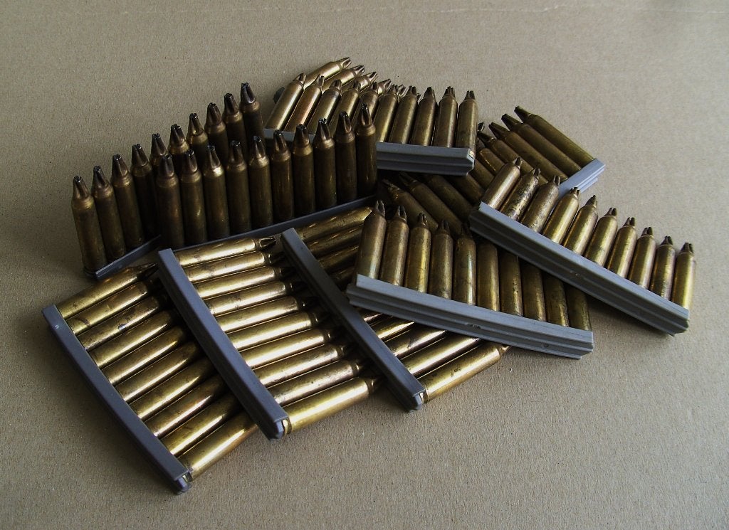 Diemaco 5,56 mm clips, Verzamelen, Ophalen of Verzenden, Landmacht, Nederland, Hulzen of Bodemvondsten