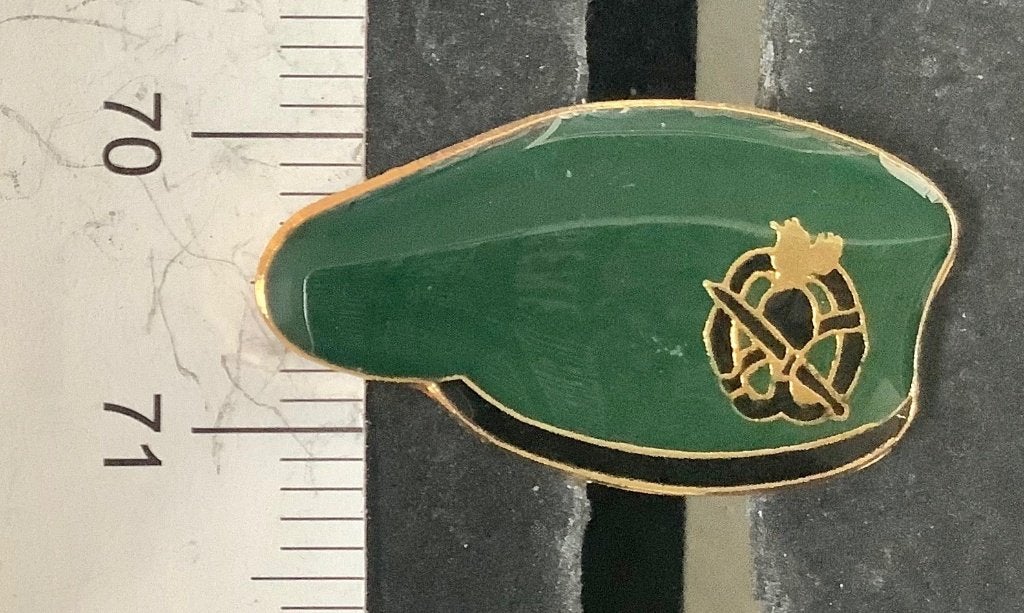 pin, militair, baret Korps Commandotroepen (R3, Ophalen of Verzenden, Nieuw, Overige onderwerpen, Speldje of Pin