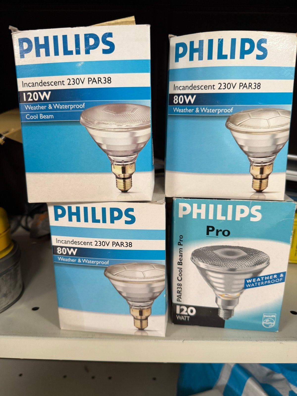 Twee 80 watt en 6/ 120 watt Par 38 lampen, Ophalen, Zo goed als nieuw, E27 (groot)