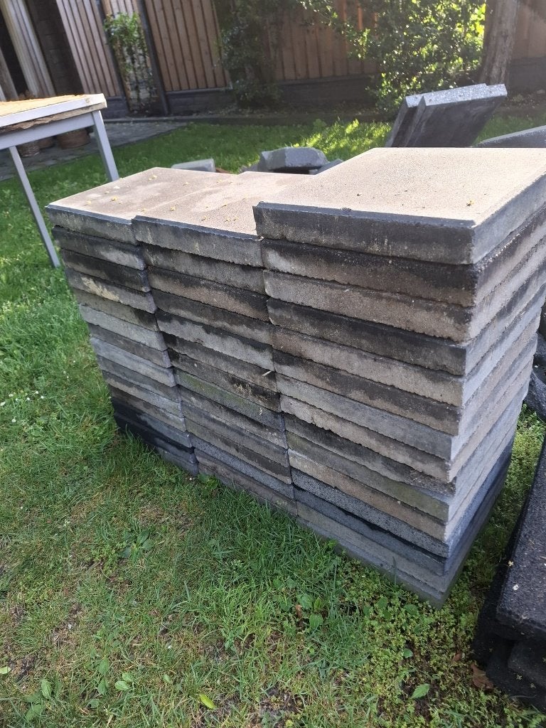 Stoeptegels 43 stuks gratis af te halen, Ophalen, Gebruikt, Beton, Terrastegels