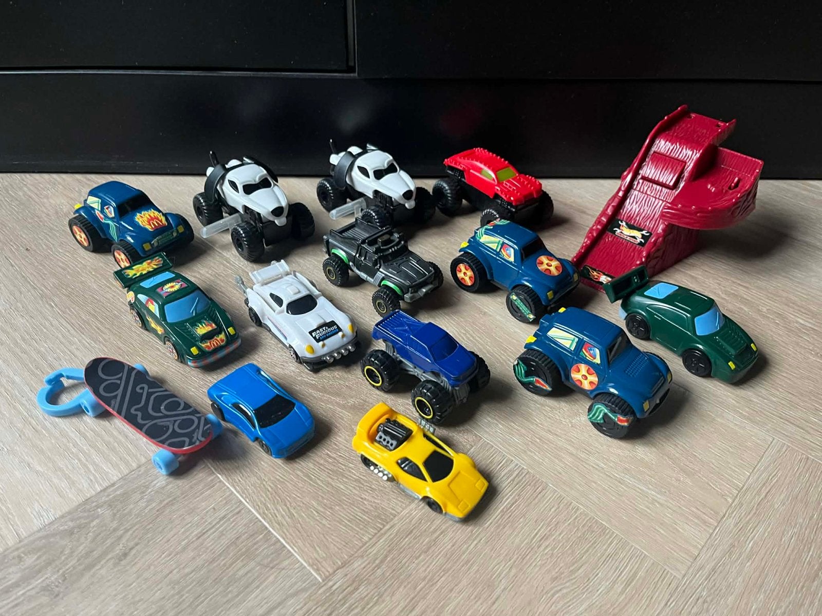 15 Hot Wheels McDonald's Speelgoedauto's - Happy Meal, Ophalen of Verzenden, Zo goed als nieuw