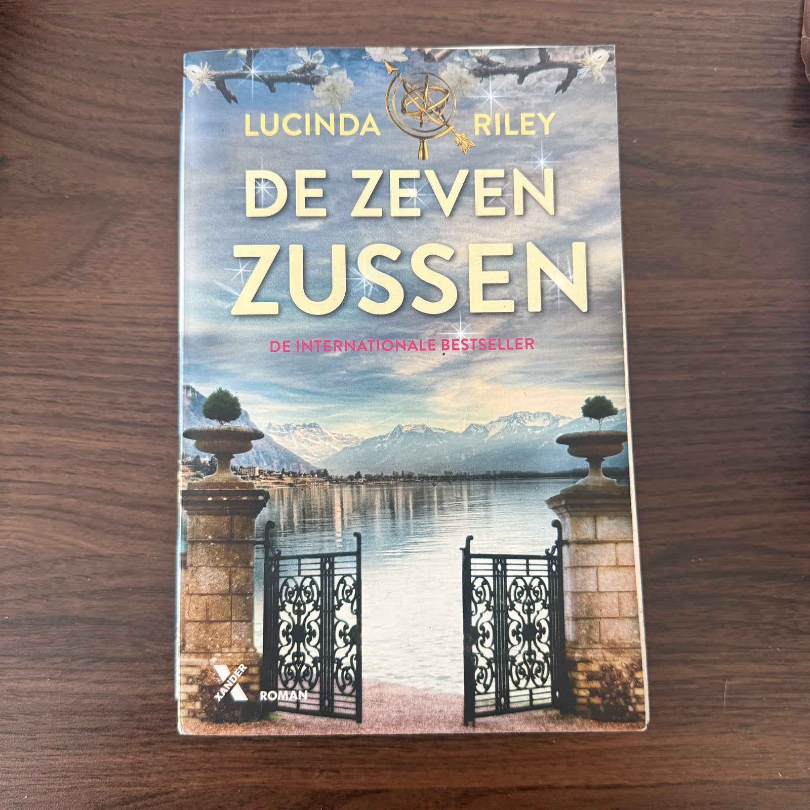 De Zeven Zussen - Lucinda Riley (Internationale Bestseller), Ophalen of Verzenden, Zo goed als nieuw, Nederland