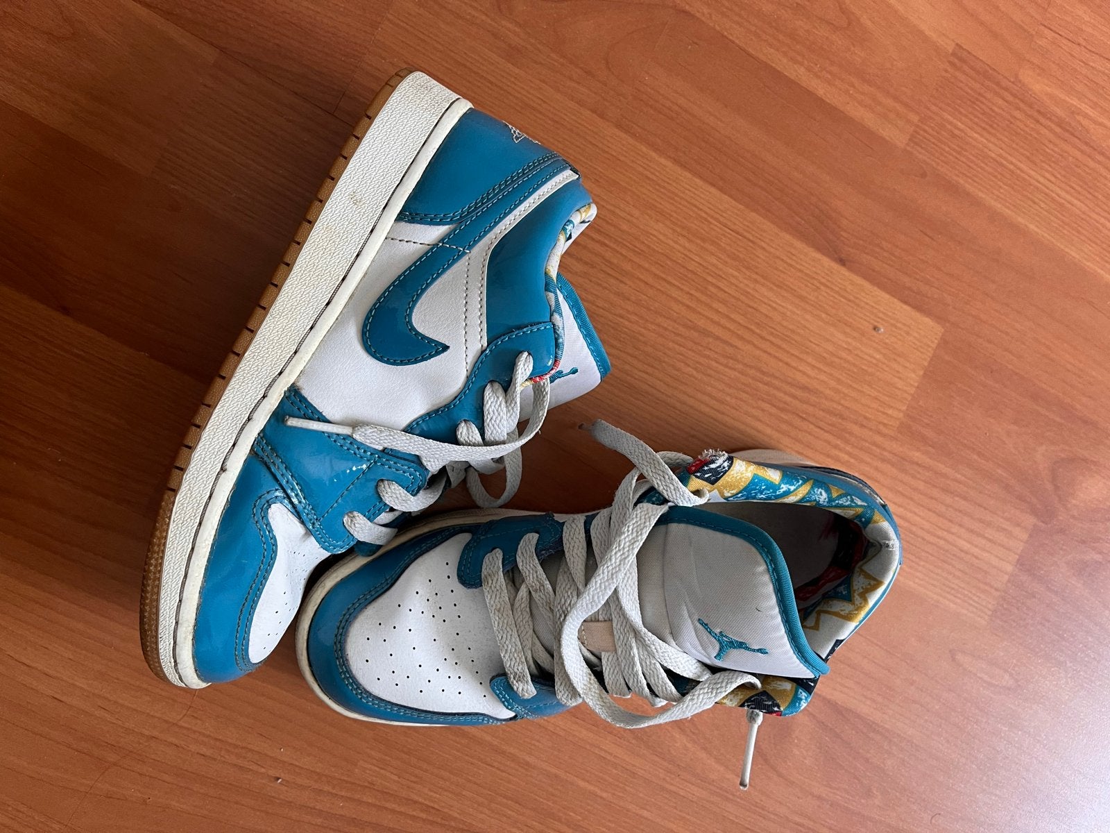 Nike air jordan 1 low Barcelona, Kinderen en Baby's, Gebruikt, Jongen of Meisje, Schoenen, Ophalen of Verzenden