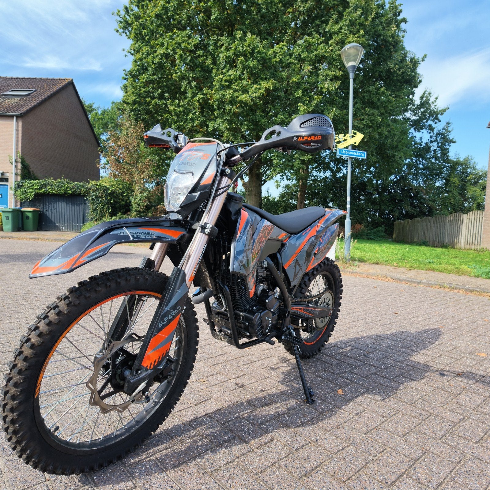 Alfarad T7S 250cc S-editie | 10,5 uur | 2 helmen + extra’s, Ophalen of Verzenden