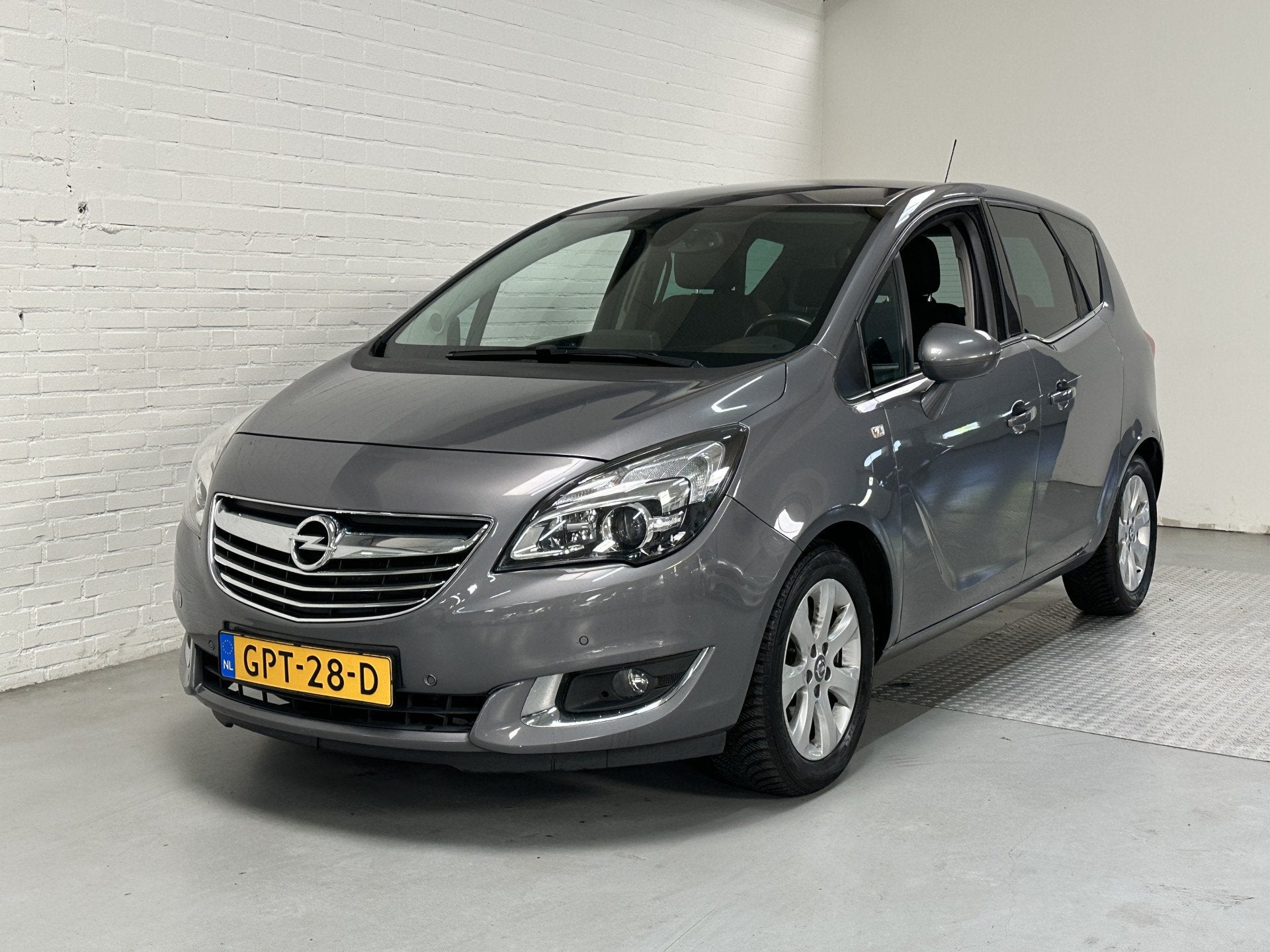 Opel Meriva 1.4 Turbo Cosmo CLIMA / CRUISE / CEMERA / LMV VO, Voorwielaandrijving, Gebruikt, 4 cilinders, Leder en Stof