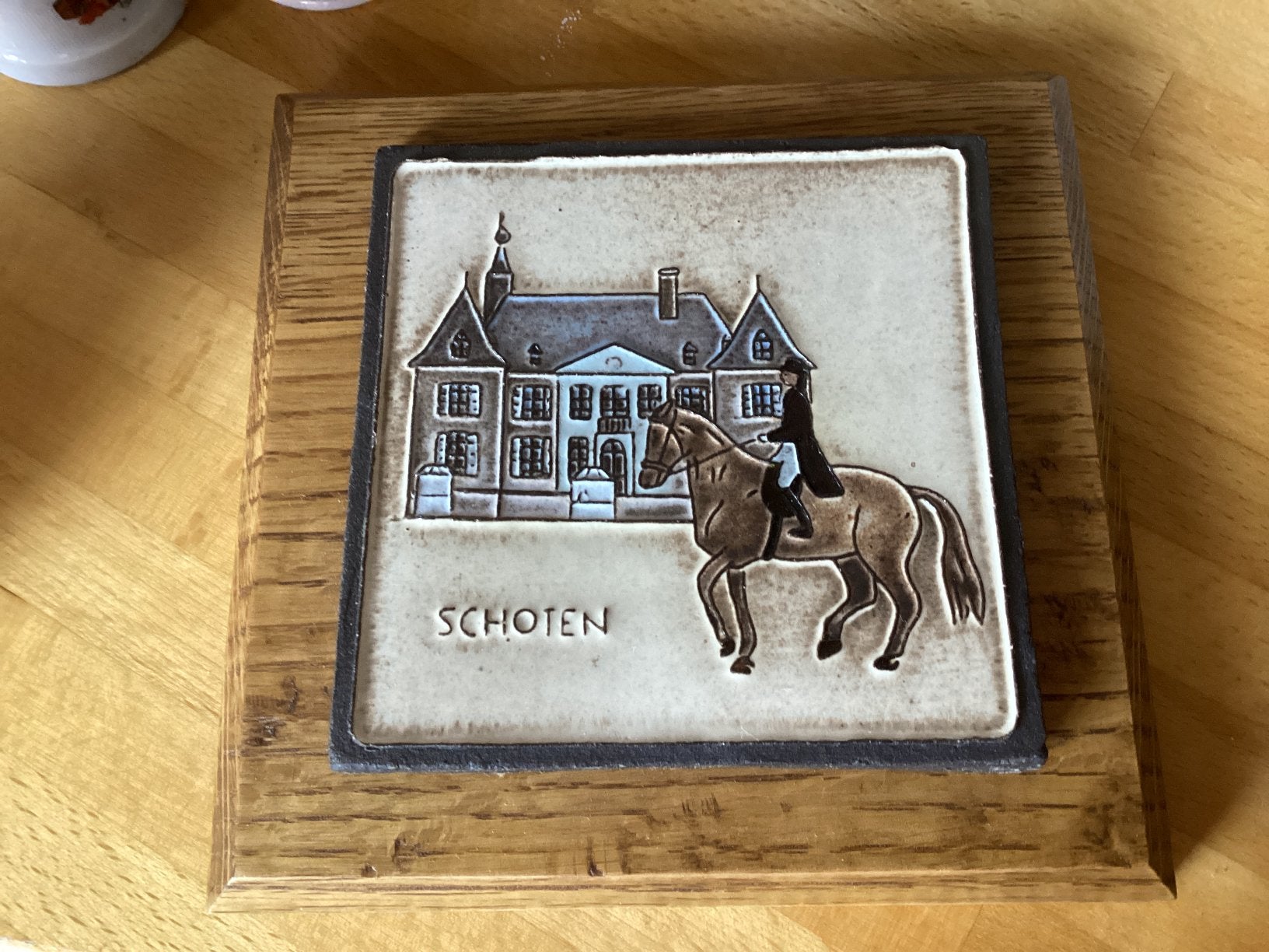 Schoten Relieftegel / 10.5 - 15 cm, Ophalen of Verzenden