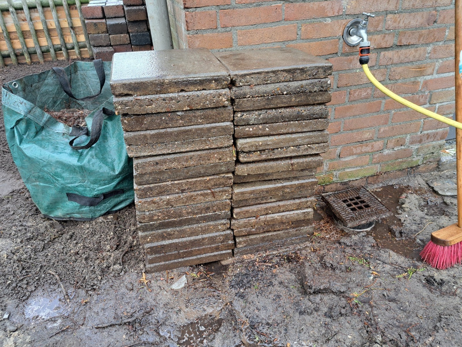 Gebruikte stoeptegels - Ideaal voor tuin of oprit, Ophalen, Gebruikt, 5 tot 10 m², Beton