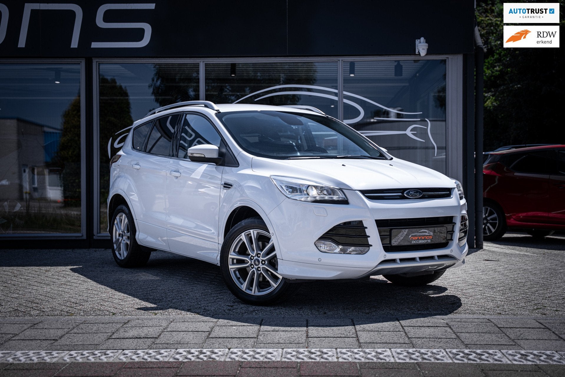 Ford Kuga 1.5 Titanium Styling Pack|Nieuwe Disr|Camera|Keyle, Auto's, Ford, 4 cilinders, Automatische klimaatregeling, Leder en Stof