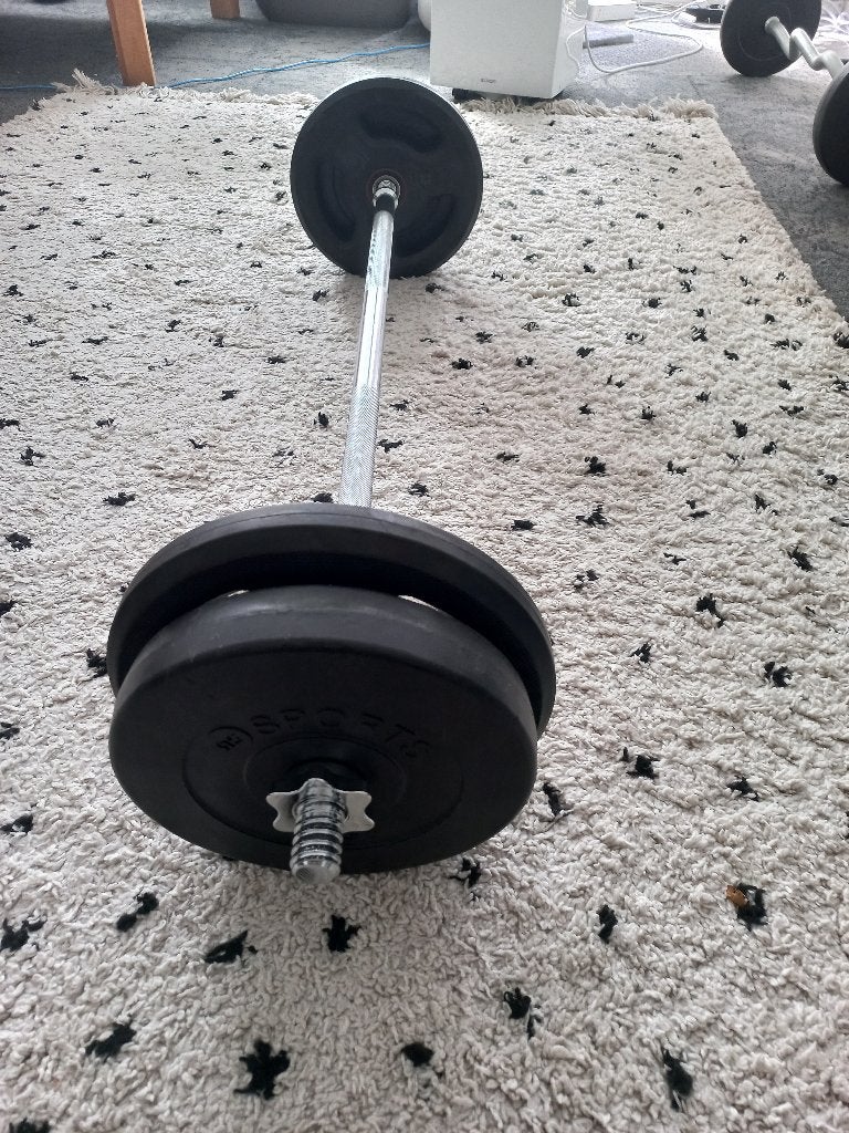 Halterstang 120 cm + 30 kg gewichten – €70, Sport en Fitness, Ophalen, Zo goed als nieuw, Rug, Halterstangen