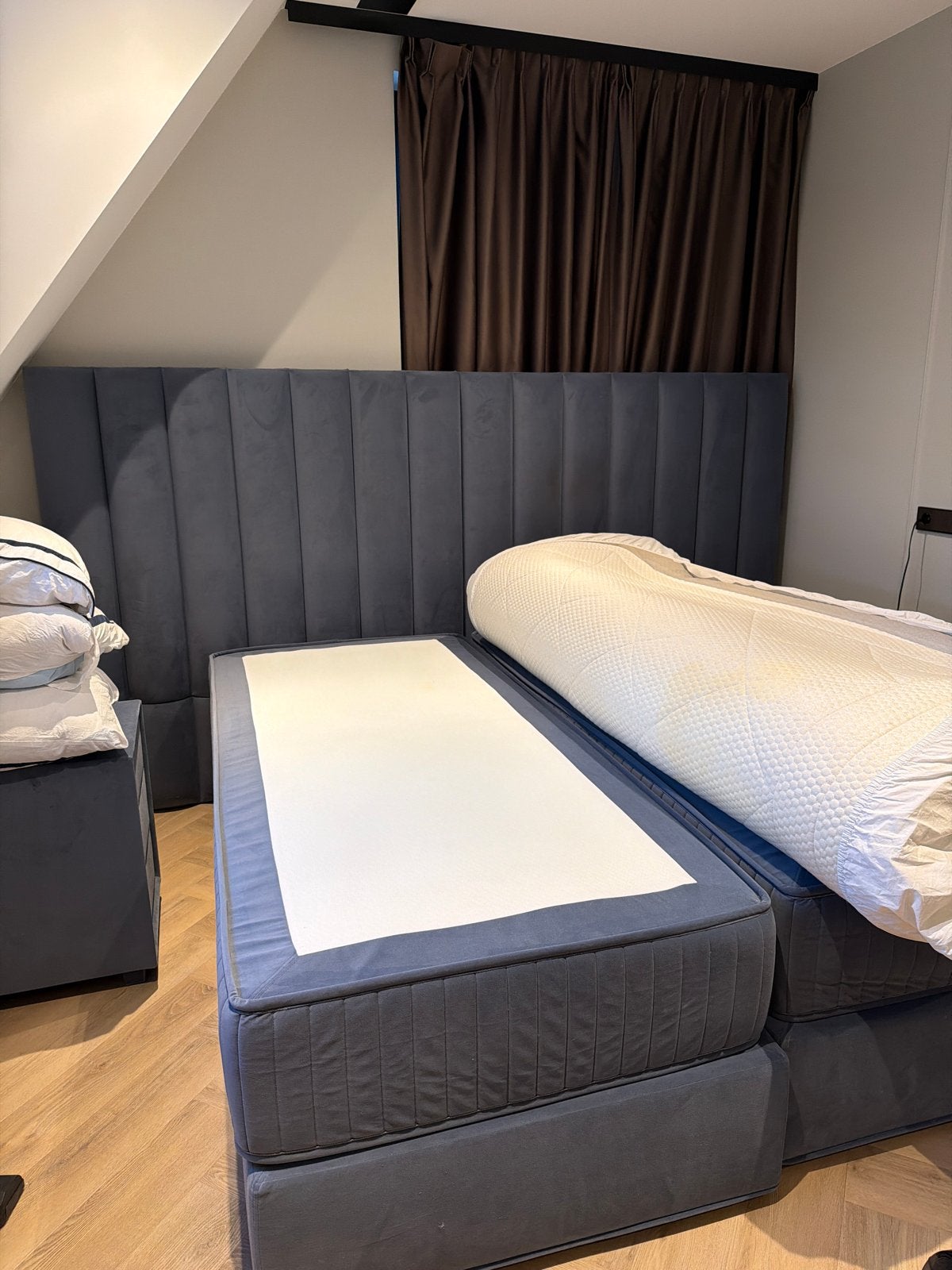 Luxe Swiss Sense boxspring incl.hoofdbord + nachtkastje
