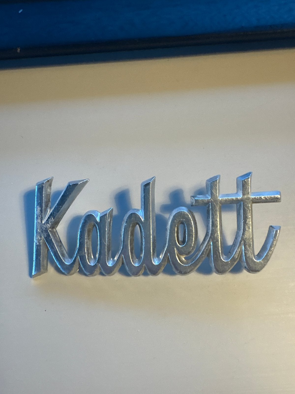 Opel Kadett embleem - Origineel en in goede staat, Ophalen of Verzenden, Nieuw, Opel