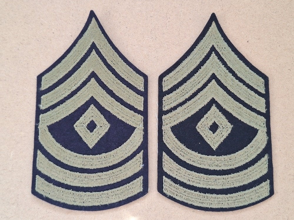 WWII US First Sergeant stripes, Verzenden, Amerika, Embleem of Badge