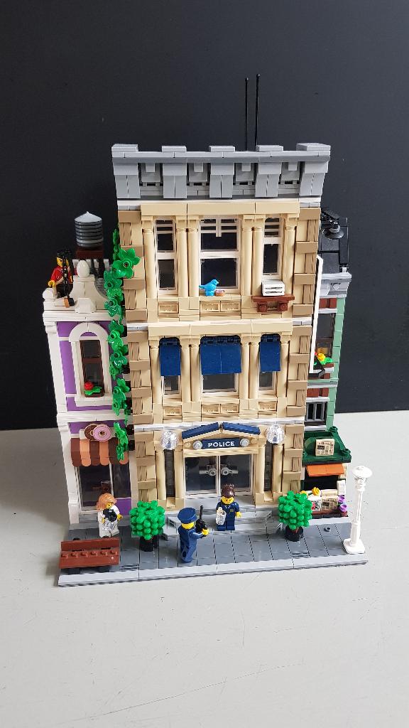 Te huur: Lego Politiebureau 10278, Kinderen en Baby's, Speelgoed | Duplo en Lego, Compleet, Gebruikt, Lego, Ophalen of Verzenden