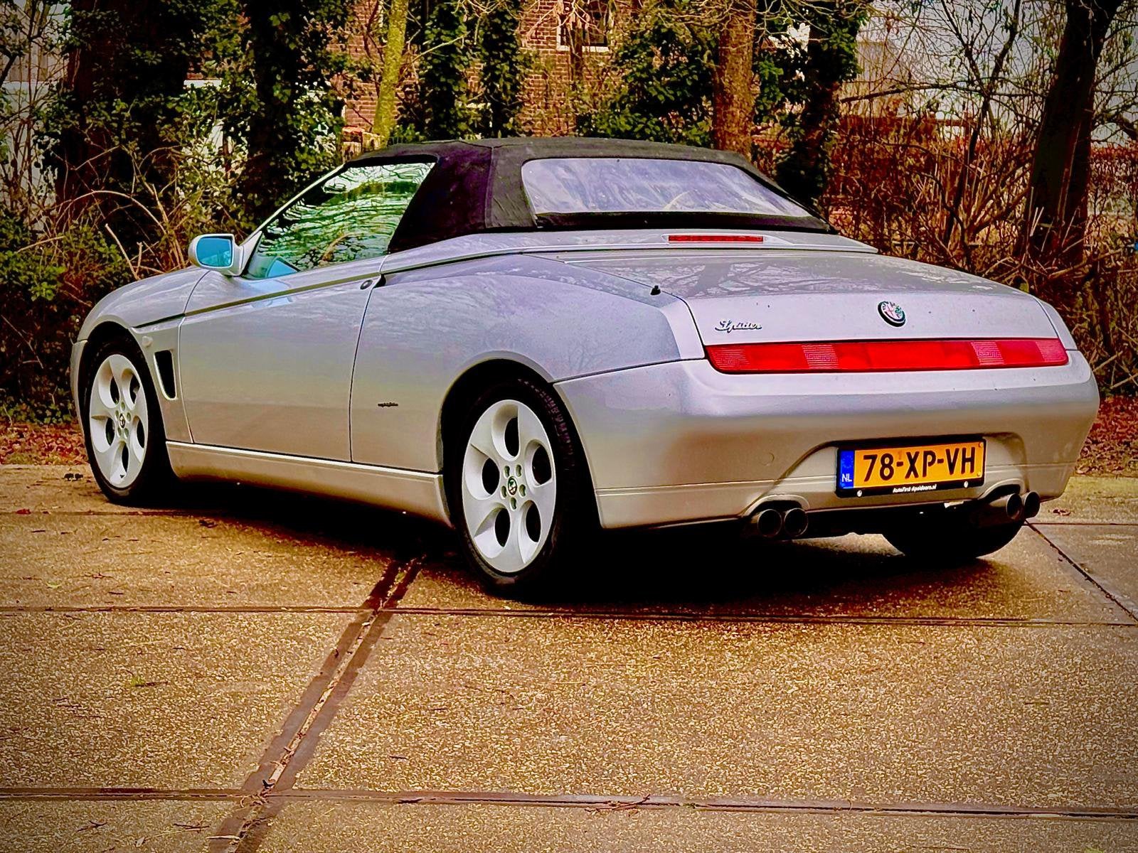 Alfa Romeo Spider 2.0 Twin Spark 16V 1998 Grijs, Voorwielaandrijving, 1345 kg, Cabriolet, Spider