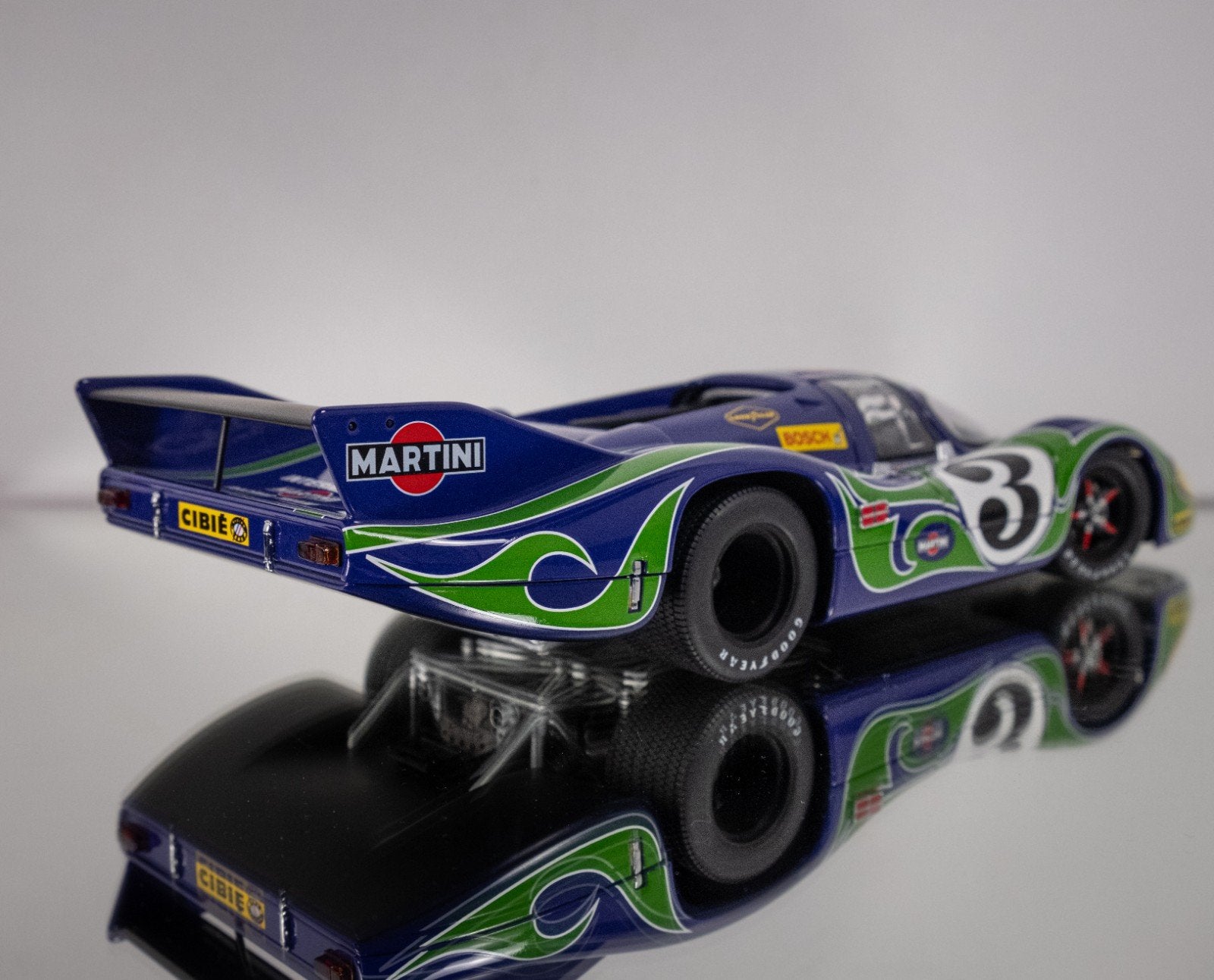 Autoart Porsche 917 LH 'Long Tail' Hippie, Le Mans 1970 1:18, Ophalen of Verzenden, Zo goed als nieuw, Auto, Autoart