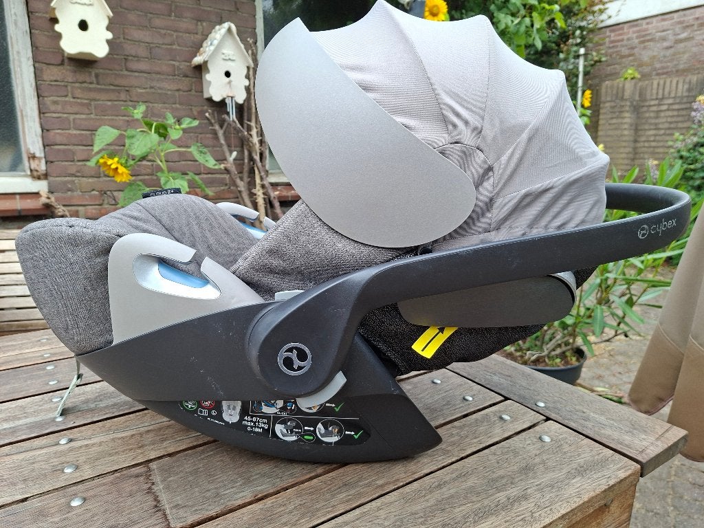 Autostoeltje Cybex Cloud + basis isofix /gordel en slaapzak, Zo goed als nieuw, Isofix, 0 t/m 13 kg, Ophalen