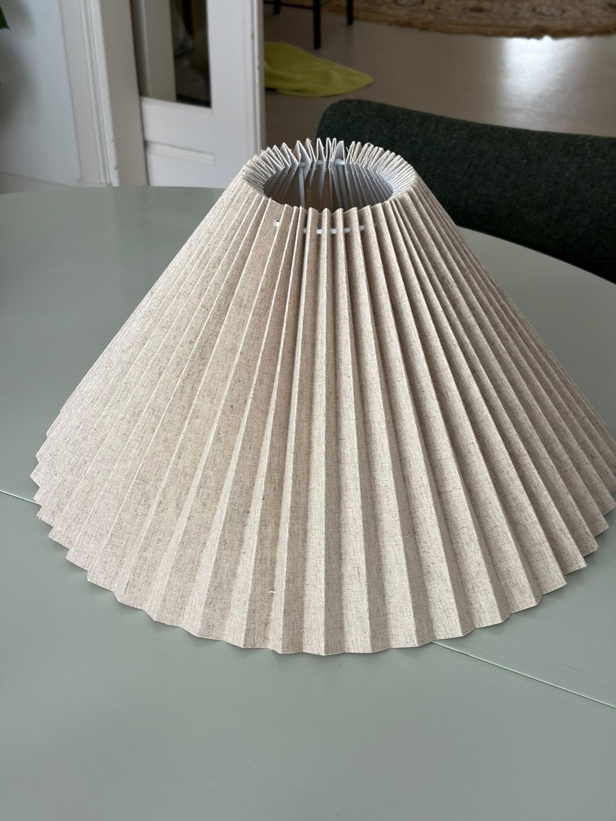 Plissé lampenkap beige, Huis en Inrichting, Lampen | Lampenkappen, Ophalen, Gebruikt, Beige, Rond
