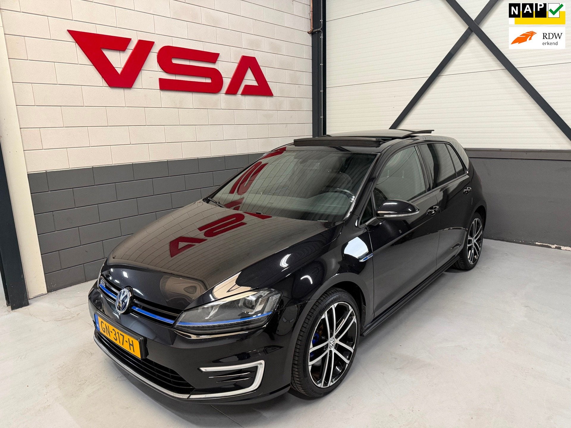 Volkswagen Golf 1.4 TSI GTE|1 eigenaar|Pano|Carplay|Flippers, 8 kWh, Gebruikt, 4 cilinders, Zwart