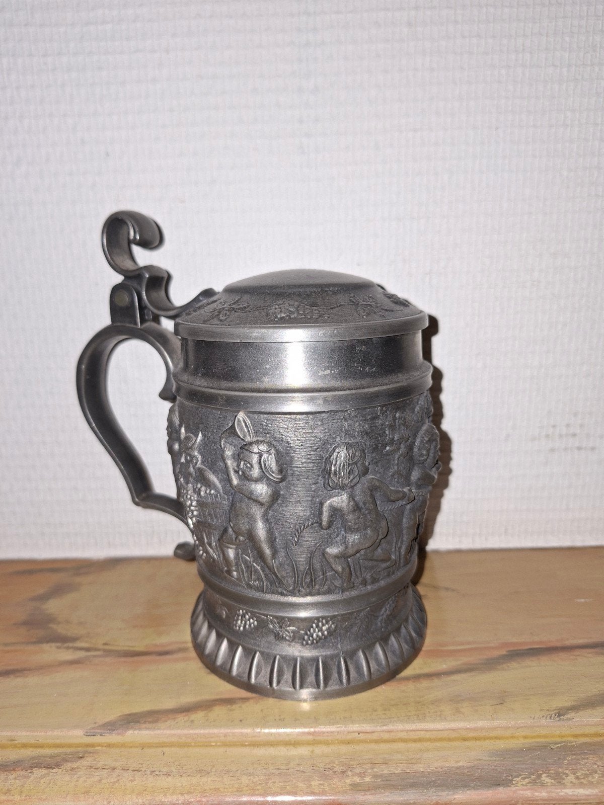 Antieke tinnen bierpul met reliëfdecoratie, Ophalen of Verzenden